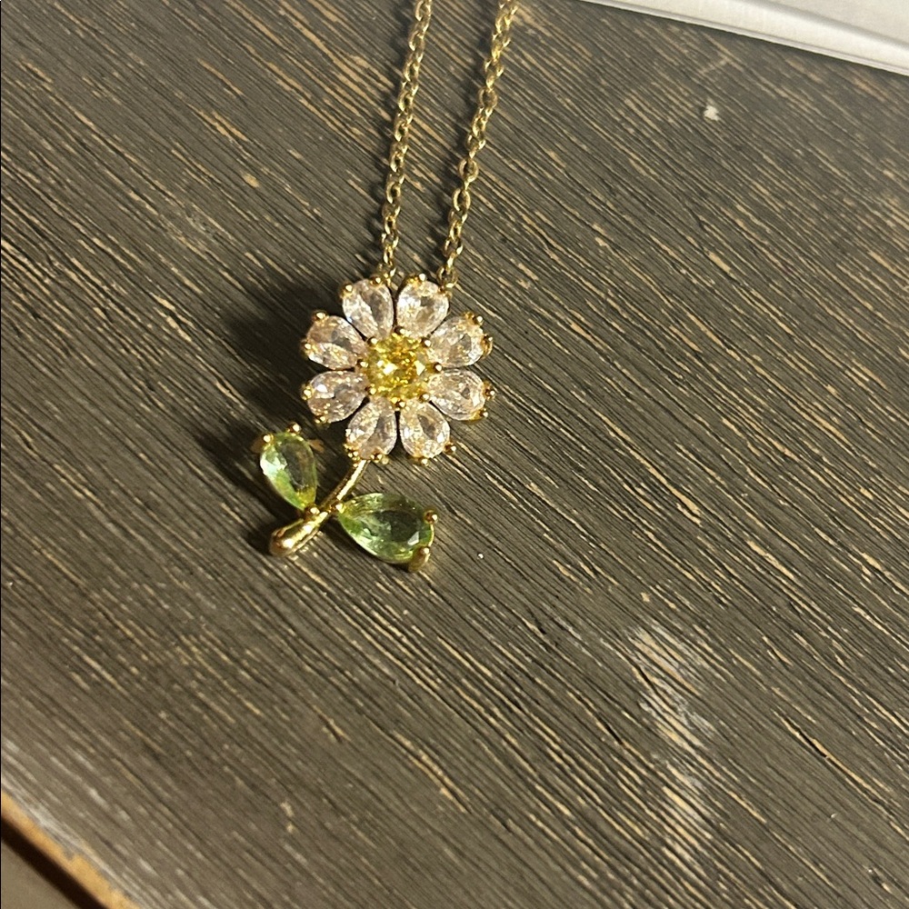 Adjustable Gold Chain with Daisy Flower Gemstone Pendant Necklace